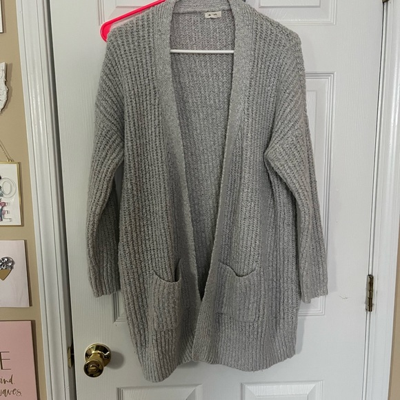 Oversized Cardigan sweater size medium - Picture 1 of 2